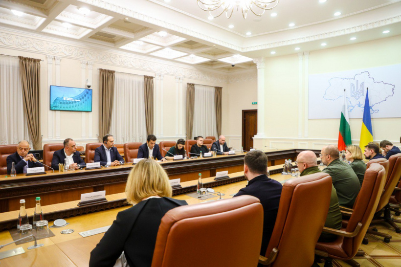 посолство на украйна в република българия - прем’єр-міністр україни денис шмигаль провів зустріч з прем’єр-міністром республіки болгарія кирилом петковим
